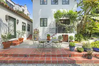Inside Kristen Stewart’s Unique Homes